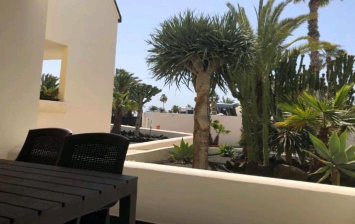 Suri Costa Teguise Apartment ภายนอก รูปภาพ